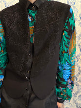 Carica l'immagine nel visualizzatore di Gallery, Gilet Ginko nero velluto lavorato/crepe di lana