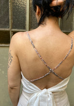 Carica l'immagine nel visualizzatore di Gallery, Top Twister ciliegio/fiocco plumetis bianco