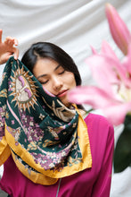 Carica l'immagine nel visualizzatore di Gallery, LA BUONA NOVELLA scarf