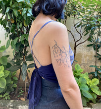 Carica l'immagine nel visualizzatore di Gallery, Top Twister fiori di carciofo/fiocco plumetis blu