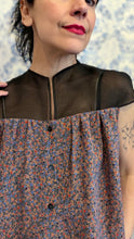 Carica l'immagine nel visualizzatore di Gallery, Plumes à porter organza nera/stampa piccoli fiori