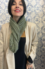 Carica l'immagine nel visualizzatore di Gallery, Collo cachemire