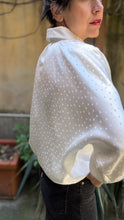 Carica l'immagine nel visualizzatore di Gallery, Camicia Zefiro seta latte e pois