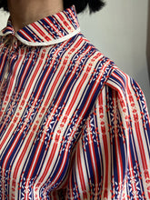 Carica l'immagine nel visualizzatore di Gallery, Camicia Bella seta righe e fiorellini