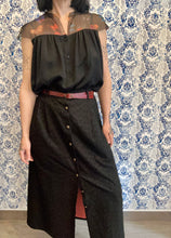 Carica l'immagine nel visualizzatore di Gallery, Gonna Louise pizzo San Gallo nero