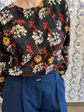 Carica l'immagine nel visualizzatore di Gallery, Camicia Kimono “fiori di campo di notte”