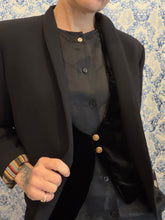 Carica l'immagine nel visualizzatore di Gallery, Gilet Papillon velluto nero liscio
