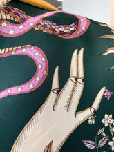 Carica l'immagine nel visualizzatore di Gallery, LA BUONA NOVELLA scarf