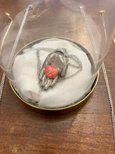 Carica l'immagine nel visualizzatore di Gallery, Santa Pupa argento