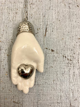 Carica l'immagine nel visualizzatore di Gallery, Santa Pupa manina bianca/ cuore argento brillante