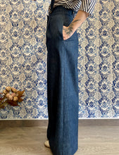 Carica l'immagine nel visualizzatore di Gallery, Pantabretelle jeans Coco’ gamba lunga