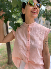 Carica l&#39;immagine nel visualizzatore di Gallery, Camicia Dafne rosa con oblò’
