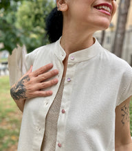 Carica l&#39;immagine nel visualizzatore di Gallery, Camicia Dafne avorio con oblò
