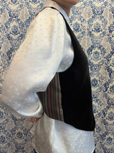 Carica l'immagine nel visualizzatore di Gallery, Gilet Papillon velluto nero liscio
