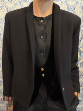 Carica l'immagine nel visualizzatore di Gallery, Gilet Papillon velluto nero liscio
