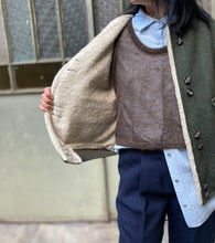 Carica l&#39;immagine nel visualizzatore di Gallery, Classic Bomber verde oliva (ACCONTO DELLA METÀ DI 410)
