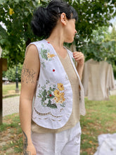 Carica l&#39;immagine nel visualizzatore di Gallery, Gilet Bolerino Ladybird
