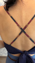 Carica l'immagine nel visualizzatore di Gallery, Top Twister seta righe/pois con fiocco blu cotone plumetis
