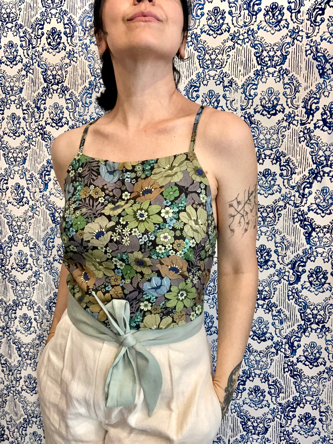 Top Twister fiori verdi/fiocco verde acqua