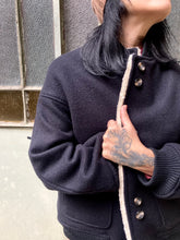 Carica l&#39;immagine nel visualizzatore di Gallery, Classic Bomber nero (ACCONTO DELLA METÀ DI 410)
