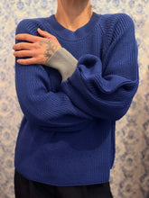 Carica l'immagine nel visualizzatore di Gallery, Sweetie blu cobalto con polsi grigi
