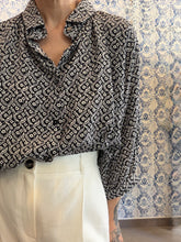 Carica l'immagine nel visualizzatore di Gallery, Camicia Zefiro viscosa piccoli fiori
