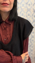 Carica l'immagine nel visualizzatore di Gallery, Gilet Candy nero
