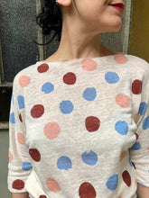 Carica l&#39;immagine nel visualizzatore di Gallery, T-shirt a pois
