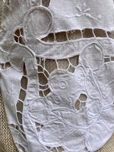 Carica l&#39;immagine nel visualizzatore di Gallery, Gilet Papillon bianco
