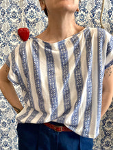 Carica l&#39;immagine nel visualizzatore di Gallery, T-shirt scatoletta IONICA
