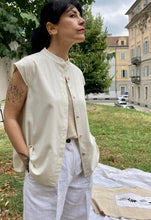 Carica l&#39;immagine nel visualizzatore di Gallery, Camicia Dafne avorio con oblò
