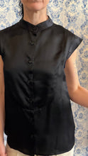 Carica l'immagine nel visualizzatore di Gallery, Camicia Dafne nera
