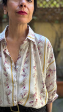 Carica l'immagine nel visualizzatore di Gallery, Camicia Zefiro seta fiori
