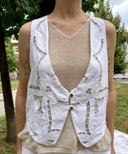 Carica l&#39;immagine nel visualizzatore di Gallery, Gilet Papillon bianco
