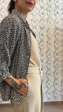 Carica l'immagine nel visualizzatore di Gallery, Camicia Zefiro viscosa piccoli fiori

