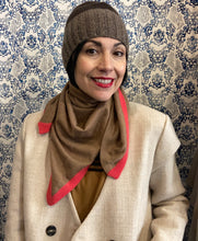 Carica l'immagine nel visualizzatore di Gallery, Sciarpa/foulard in lana merino
