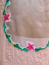 Carica l&#39;immagine nel visualizzatore di Gallery, Camicia Dafne rosa con oblò’
