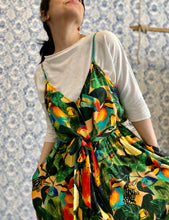 Carica l&#39;immagine nel visualizzatore di Gallery, Parrot Dress
