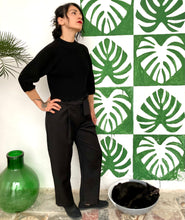 Carica l&#39;immagine nel visualizzatore di Gallery, Pantalone in fresco lana con cinturino
